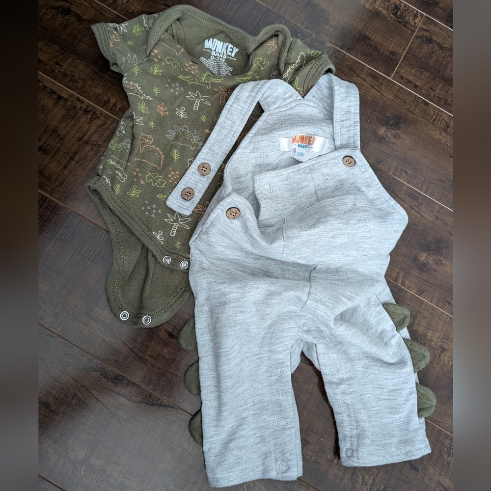 Dino overalls outfit